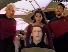 EXCLUSIVE: Five more deleted scenes from TNG S3’s “Evolution”!