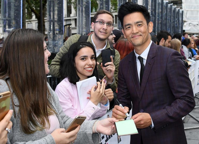 Stars Shine at London’s STAR TREK BEYOND UK Premiere