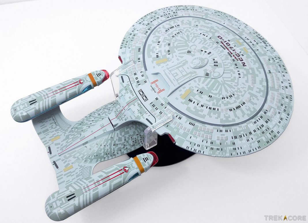 REVIEW: Eaglemoss XL — USS Enterprise NCC-1701-D • TrekCore.com