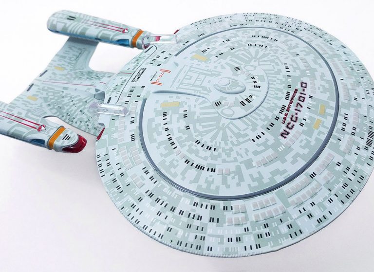 REVIEW: Eaglemoss XL — USS Enterprise NCC-1701-D