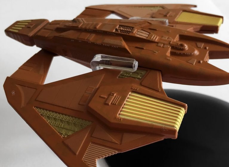 REVIEW: Eaglemoss Klingon D5 Class and Vidiian Warship