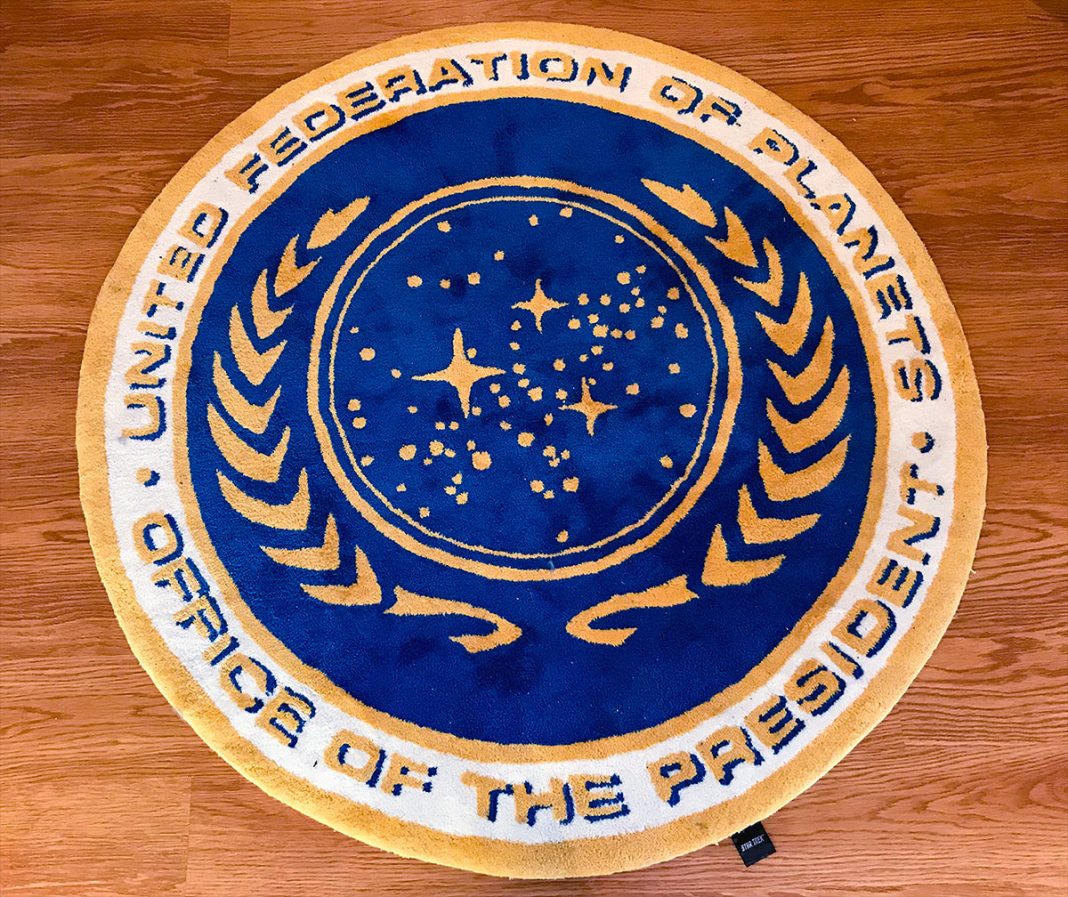 REVIEW: ThinkGeek STAR TREK Federation President Rug • TrekCore.com