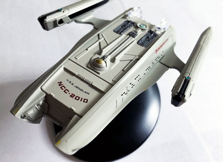 REVIEW: Eaglemoss USS Jenolan and Smuggler’s Ship