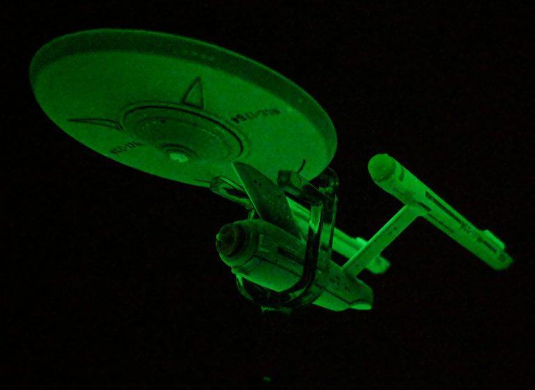 REVIEW: Eaglemoss “Interphase” USS DEFIANT Model