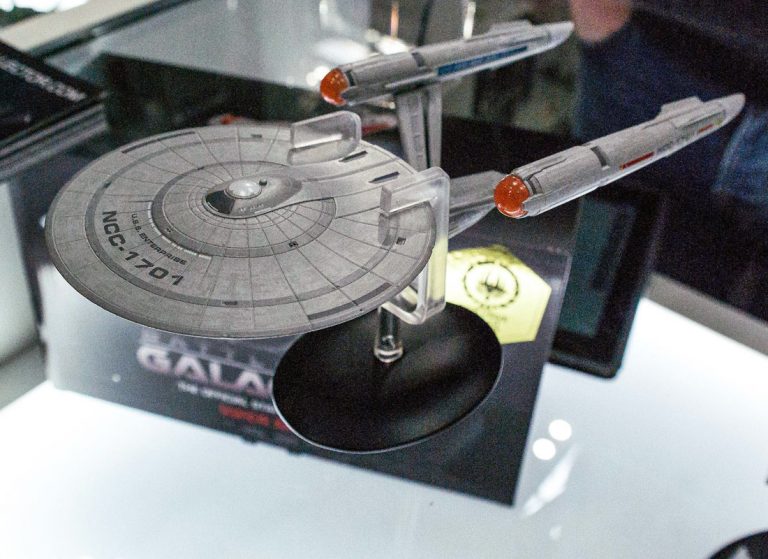 STAR TREK: DISCOVERY USS Enterprise and More Eaglemoss Models Announced at DST Birmingham