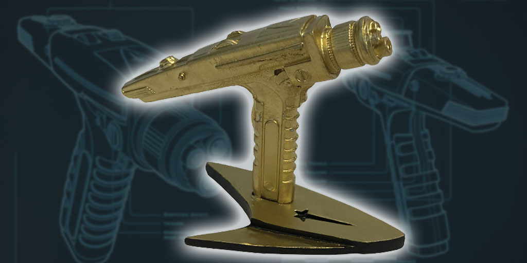 https://blog.trekcore.com/wp-content/uploads/2019/06/tc-sdcc-gold-phaser.jpg