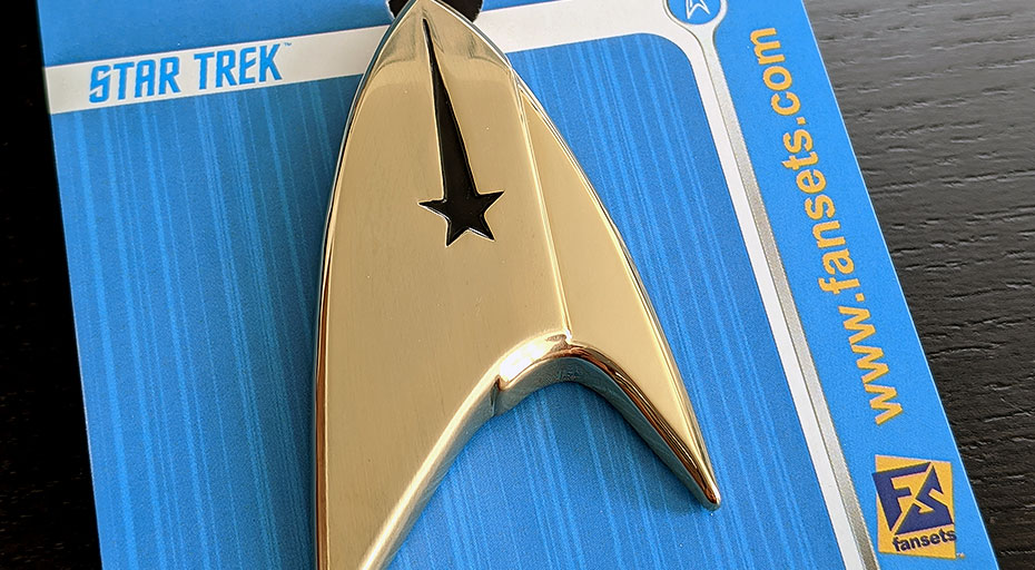 Command Badge Pin *NEW* Star Trek 