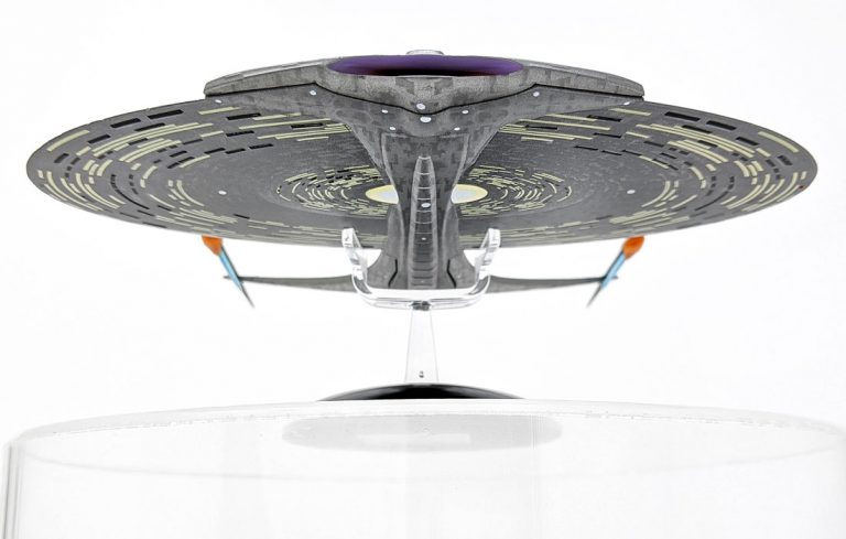 REVIEW: Eaglemoss XL — USS Enterprise NCC-1701-J