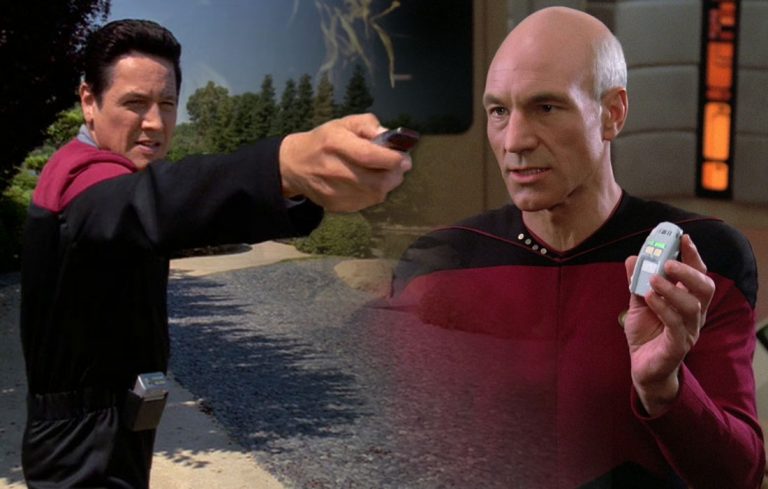 Factory Entertainment Debuts STAR TREK: TNG-Era Type I Phaser Hero Prop Replicas, Two Editions Slated for Release in 2022